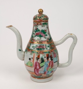 An antique Chinese export ware pear-shaped porcelain teapot, 19th century, ​​​​​​​16cm high, 15cm wide