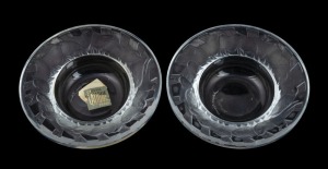 LALIQUE&nbsp;pair of French art&nbsp;glass dishes with swallow motifs, engraved "Lalique, France", 10cm diameter