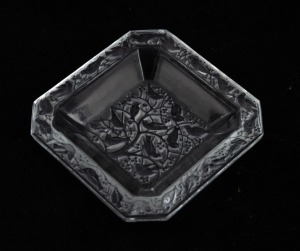 LALIQUE&nbsp;French Art Deco ring dish with bird and blossom motif, 8.5cm wide