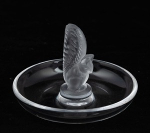 LALIQUE&nbsp;French glass squirrel ring tray, engraved "Lalique, France", 6cm high, 9.5cm diameter