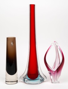 Two Murano glass vases and a&nbsp;Flygsfors&nbsp;pink glass vase, (3 items), ​​​​​​​the largest 41cm high