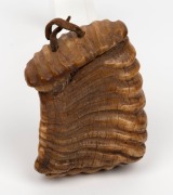 An antique Scottish rams horn tobacco box, 19th century, 9cm high - 2