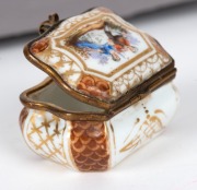 MEISSEN antique German porcelain jewel box with gilt metal mounts and hand-painted romantic scene, 18th/19th century, blue crossed swords mark to base, 6cm wide - 3
