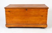 An antique Australian pine blanket box, 19th century, ​​​​​​​55cm high, 108cm wide, 56cm deep - 2
