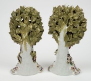 A pair of Continental floral porcelain statues in the 18th century English style, 20th century, ​​​​​​​28cm high - 2