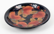 MOORCROFT "Pomegranate" English pottery plate on dark&nbsp;blue ground, impressed "Moorcroft, Made in England", 18.5cm diameter - 2