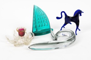 Murano glass candle holder, eel statue, a Bimini blue glass horse statue and a green glass yacht, (4 items), the eel 22cm long