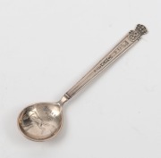 THE LONDON to MELBOURNE, MacROBERTSON CENTENARY AIR RACE 1934: Souvenir silver tea-spoon with "KLM UIVER" to the handle, the dates, route and a stork to the bowl. (11cm long); Also, a 50th Anniversary porcelain hanging plaque by Regina Delfts Blauw, Ooste - 3