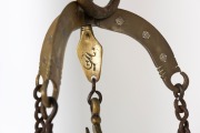 Antique Indo-Persian brass and copper&nbsp;bar balance scales, 19th century, 150cm high - 3