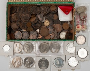 Great Britain: An unsorted accumulation in a small box; noted a few British Colonial items, as well. Approx. 2.9kg.