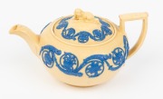 WEDGWOOD "Caneware" antique English pottery teapot with arabesque scroll blue highlights and spaniel finial, circa 1830, impressed "WEDGWOOD", 10cm high, 17cm wide - 3