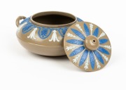 WEDGWOOD antique English smearglaze&nbsp;tri-colour Drabware&nbsp;pottery two handled covered&nbsp;sucrier, circa 1830, impressed "WEDGWOOD", 6.5cm high, 12.5cm wide - 2