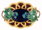 WEDGWOOD antique English majolica oval serving platter with branch handles, 19th century, impressed "WEDGWOOD" and bearing "Richard Dennis, Wedgwood Exhibition, 1982" label, 30cm wide - 2