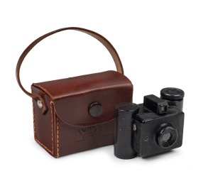 SIDA: Sida Standard cast-metal subminiature camera, c. 1938, with Sida-Optik 35mm f8 lens and matching leather case.