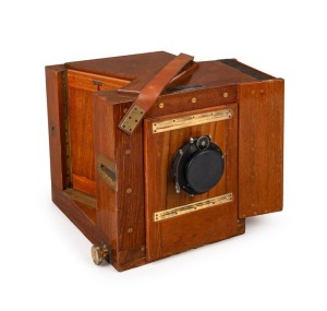 BERMPOHL & CO. K. G.: Unusual 130 x 180cm plate 'Naturfarbenkamera' single-exposure three-colour camera [#722], c. 1933, with Goerz Celor Series Ib No. 3 Focus 8¼" f5 [#310045]. Offered in felt-lined box with six double dark slides.