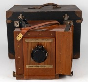 BERMPOHL & CO. K. G.: Unusual 130 x 180cm plate 'Naturfarbenkamera' single-exposure three-colour camera [#722], c. 1933, with Goerz Celor&nbsp;Series Ib No. 3 Focus 8&frac14;" f5 [#310045]. Offered in felt-lined box with six double dark slides. - 3