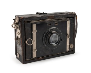 KÖRNER & MAYER: 'Nettel' 9 x 15cm plate strut-folding camera, c. 1902, with Tessar 15cm f4.5 lens [#122058]. Körner & Mayer later became part of Contessa-Nettel, and thence Zeiss Ikon.