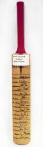 1990-91 NEW ZEALAND TOUR OF AUSTRALIA, full size Cricket Bat with 16 signatures including Martin Crowe, Mark Greatbatch, Danny Morrison & John Wright. VG condition.