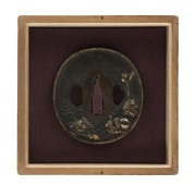 TSUBA antique Japanese bronze sword fitting with gold highlights, 19th century, ​​​​​​​7cm high - 3