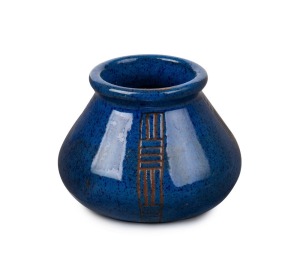 OSREY blue glazed pottery vase with sgraffito decoration, incised "OSREY POTTERY BALLARAT, 1923", 6cm high, 9cm wide