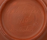 CARL COOPER pottery bowl with fish decoration, incised "Carl Cooper, Australia, 1960", ​​​​​​​18cm diameter - 2
