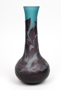 A blue floral cameo glass vase signed "Gall&eacute;", 20th century, 31cm high - 3