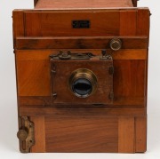 DEMARIA-LAPIERRE & MOLLIER:&nbsp;178 x 130mm plate tailboard camera, c. 1900s, with Wollensak Anastigmat Series IV f6.3 lens [#203471]&nbsp;and roller-blind shutter. - 2
