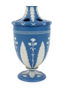 ADAMS antique English blue Jasper Ware&nbsp;pottery vase with flower aid, circa 1790, impressed "ADAMS", 21cm high - 2