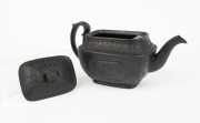 An antique English black basalt pottery, early 19th century, 11.5cm high, 22cm wide - 2