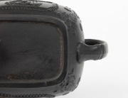 An antique English black basalt pottery, early 19th century, 11.5cm high, 22cm wide - 3