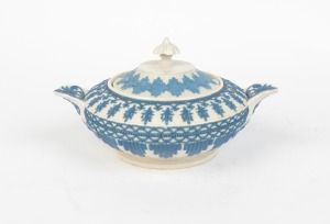 An antique English Jasper Ware lidded pottery pot, possibly SPODE, 18th/19th century, 16.5cm high