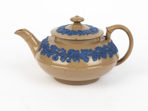 WEDGWOOD antique English smearglaze Drabware pottery teapot, circa 1830, impressed "WEDGWOOD", 8cm high, 16cm wide