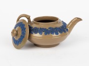 WEDGWOOD antique English smearglaze&nbsp;Drabware pottery teapot, circa 1830, impressed "WEDGWOOD", 8cm high, 16cm wide - 2