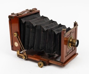 TAYLOR'S DRUG CO. LTD.: 'The Albion' 3¼ x 4¼" plate field camera, c. 1910, with W. Watson & Sons London 5" R. R. lens [#4502].