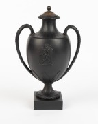 WEDGWOOD & BENTLEY antique English black basalt pottery urn (with later lid), circa 1775, stamped "WEDGWOOD & BENTLEY, ETRURIA", 17.5cm high excluding lid - 2