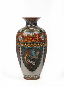 An antique Japanese Ginbari cloisonne vase, Meiji period, 19th/20th century, 12cm high