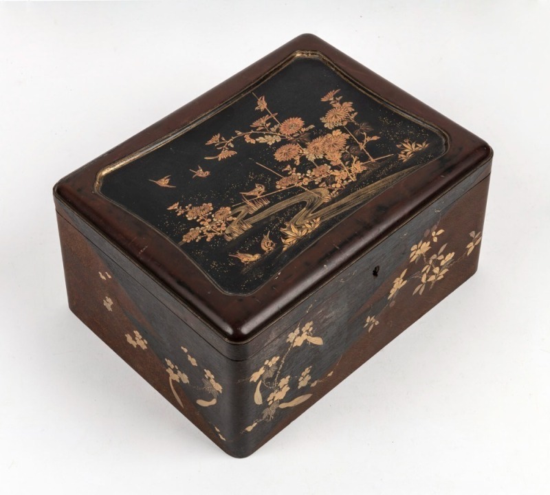 An antique Japanese lacquered games box with lift-out tray, whist counters, ivory chess pieces, tokens, etc, Meiji period, 19th century, ​​​​​​​14cm high, 28cm wide, 21cm deep