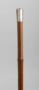 An antique walking stick with Chinese silver, handle, bamboo shaft and brass ferrule, 19th/20th century, 93cm high - 2
