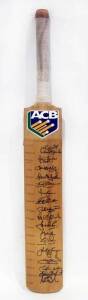 1997 AUSTRALIAN TOUR TO SOUTH AFRICA, full size Cricket Bat with 18 signatures including Mark Taylor, Steve & Mark Waugh, Adam Gilchrist, Glenn McGrath & Shane Warne. Front of bat varnished, so signatures in excellent condition. Rubber on handle missing.