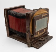 DEMARIA-LAPIERRE & MOLLIER: 15&nbsp;x 10cm plate tailboard camera, c. 1900s, with H. Roussel Paris Trylor&nbsp;135mm f4.5 lens [#436353]. - 3
