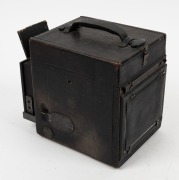 GRAFLEX: 'Auto Graflex' 3 x 4" plate SLR camera, c. 1910, with Kodak Anastigmat 7&frac12;" f4.5 lens [#2555]. - 2
