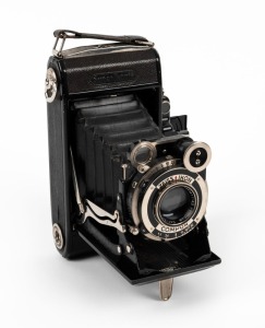 ZEISS IKON: Super Ikonta C 530/2 vertical-folding camera, c. 1933, with Tessar 105mm f4.5 lens [#1284832] and Compur shutter.