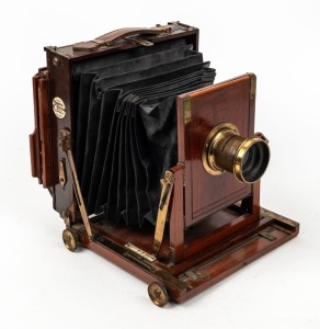 THORNTON-PICKARD: 'Amber' 4¾ x 6½" plate field camera, c. 1899, with 'Lightning' lens and one double-dark slide.