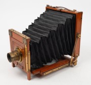 HOUGHTON: 'Ensign Victo' 4&frac34; x 6&frac12;" plate&nbsp;field camera, c. 1900, with W. Kenngott Paris Rectilinear lens. - 2