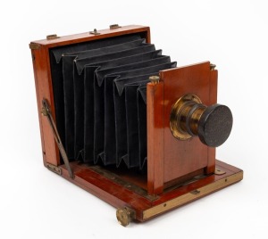 4¾ x 6½" plate field camera with W. Kengoll Paris Rectilinear Extra Rapide lens and lens cap.