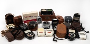 VARIOUS MANUFACTURERS: Twenty-five light meters, many of which in leather cases, from such brands as Foot-Candles, G. & C., Gossen, Sekonic, Weston, and Yashica. (25 items)