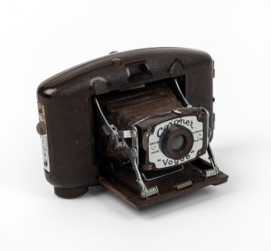 CORONET: Vogue brown Bakelite folding camera, c. 1936.