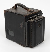 GRAFLEX: Revolving Back Graflex Series B plate camera, c. 1923, with Ross-Kodak Anastigmat 6" f4.5 lens [#110629] and film pack adapter attachment. - 2