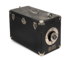 CHICAGO FERROTYPE CO.: Circa 1911 Mandel No. 1 Photo Post Card Machine, with shutter release and several blank postcards. Enterprising owners of this camera were able to rove public areas producing real photo postcards in minutes for paying members of the