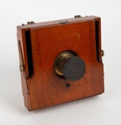 BENETFINK: 'Ajax' 4&frac34; x 6&frac12;" field camera, c. 1900s, with lens with f8/11/16/22/32/44/64 aperture markings and lens cap. - 3